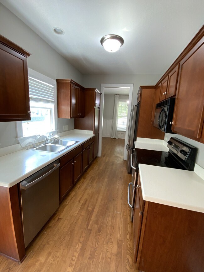 Building Photo - 1641 Carriage Ridge Dr