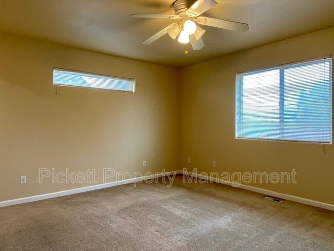 Building Photo - 1118 Park Ave