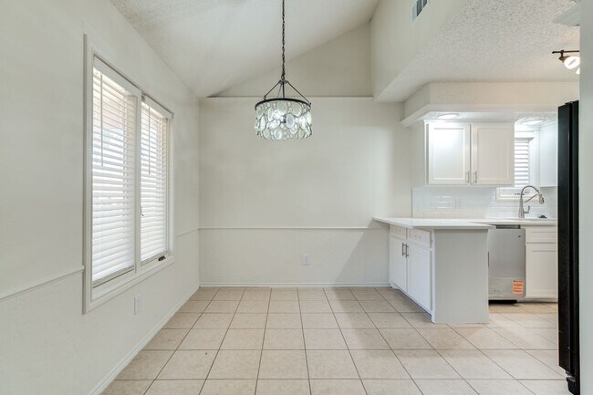 Building Photo - Frenship 2 Story Home