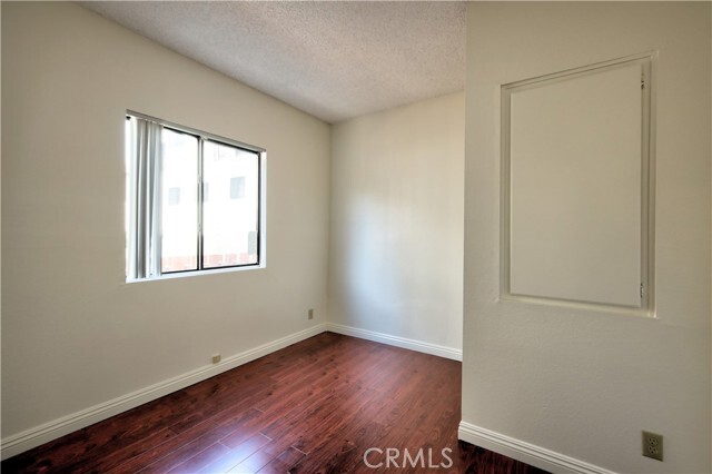 Building Photo - 1290 Elm Ave
