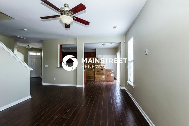 Building Photo - 3 Bedroom Pet-Friendly Home in Charlotte, NC with Main Street Renewal