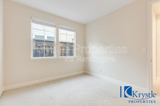 Building Photo - 6335 Newhaven Ln