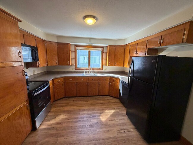 Building Photo - 84 Bowers St