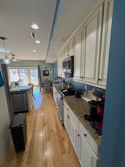 Living Space Floor 2 - 18879 Bethpage Dr