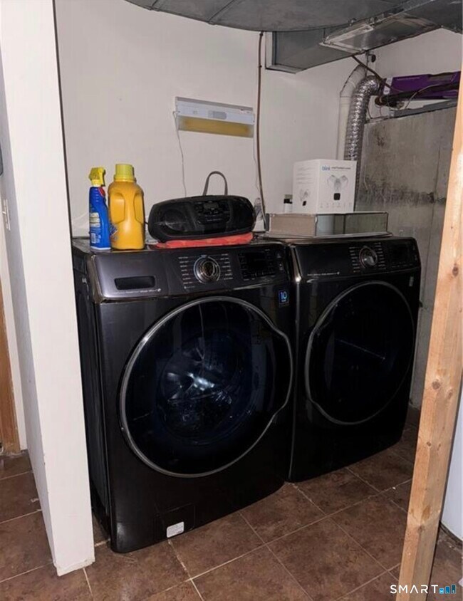 Building Photo - 41 Nash Pl