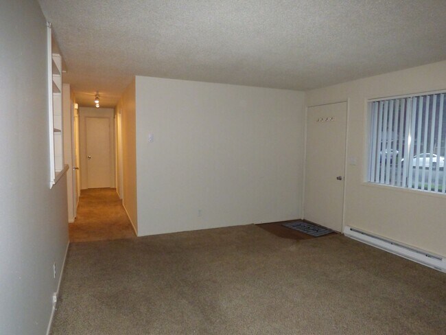 Building Photo - 3 bed 1 bath House