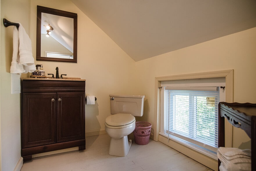 Building Photo - 5277 Main St