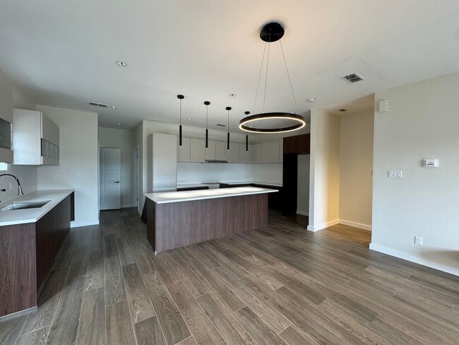 Building Photo - 210 Veracruz Dr