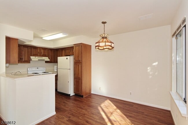 Building Photo - 87 Mayfield Rd