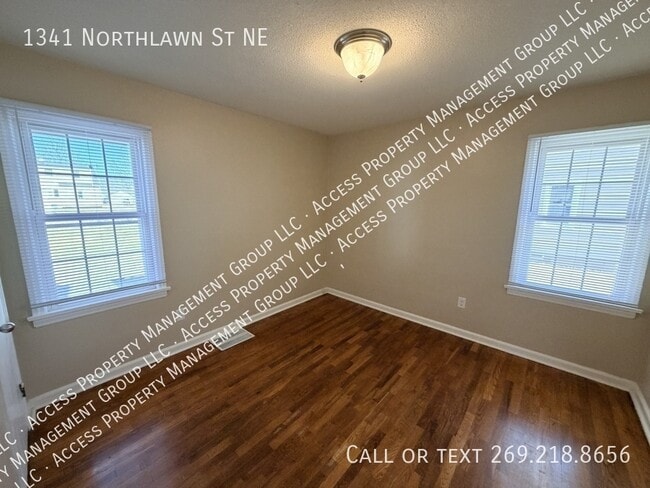 Building Photo - 1341 Northlawn St NE
