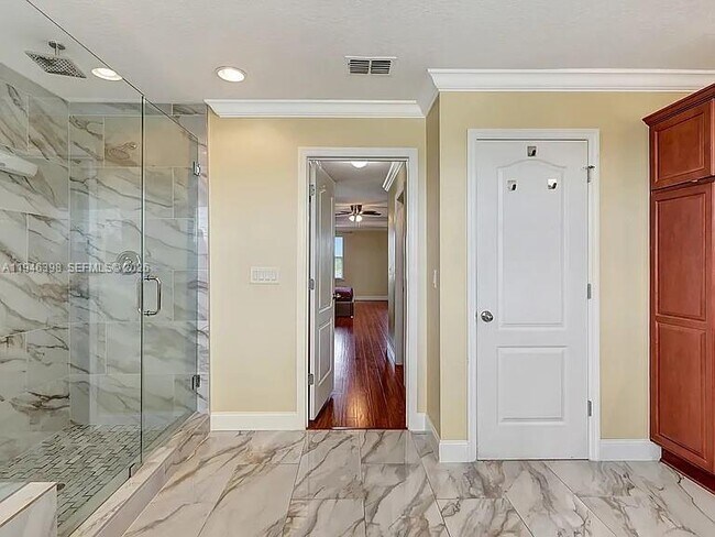 Building Photo - 1018 SW Eckard Ave