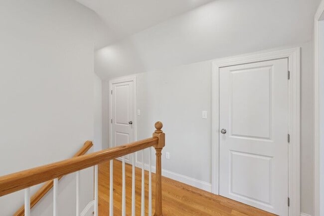 Building Photo - 2 Lodge Dr