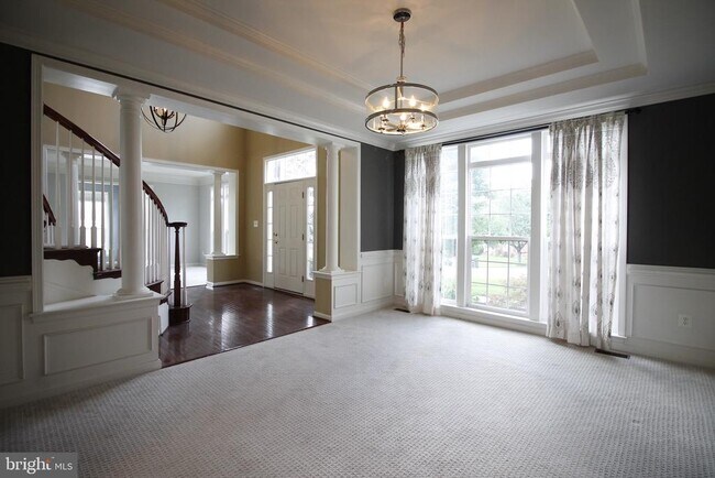 Building Photo - 5569 Jamisons Farm Dr
