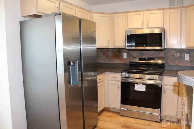 Building Photo - 53 Giera Ct