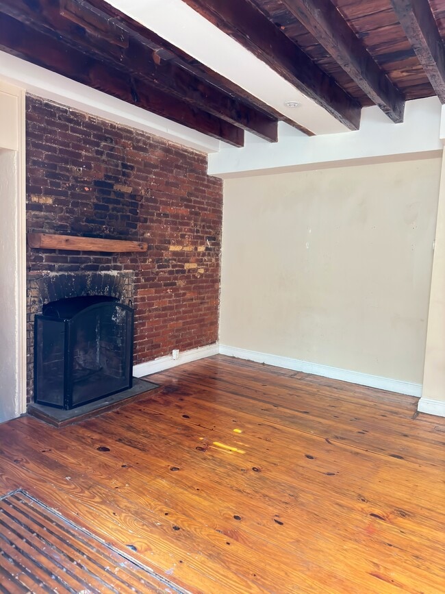 Building Photo - 623 American#F