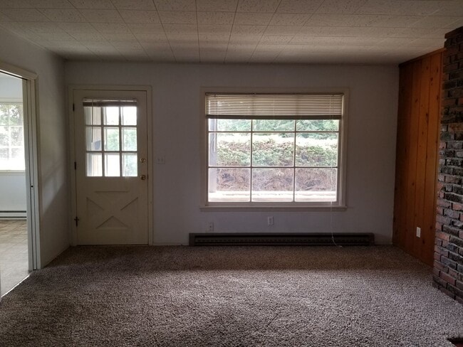 Building Photo - Near Franklin Park 2 br 1ba, stacked washe...