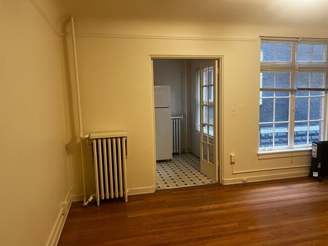 Building Photo - Conrad