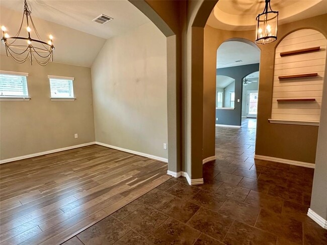 Building Photo - 202 Saffron Springs