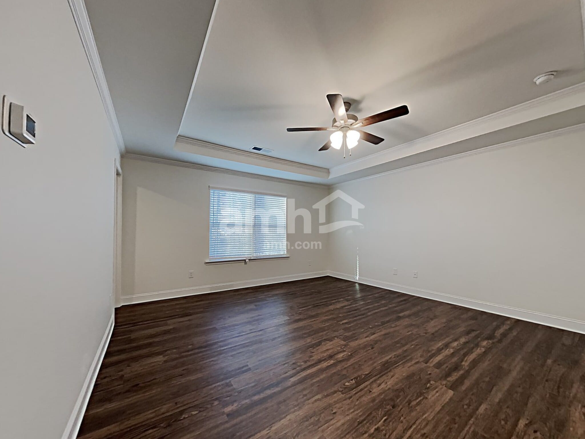 Building Photo - 5255 Valley Dr