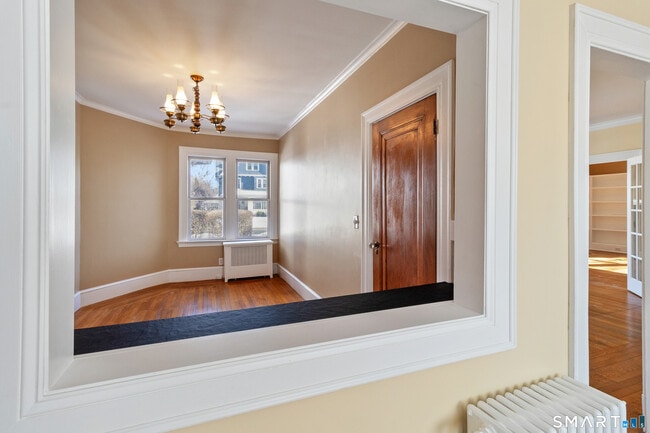 Building Photo - 1955 Chapel St