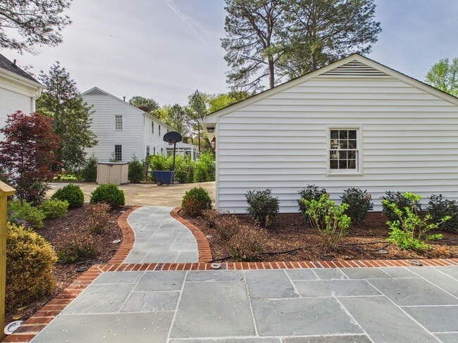 Building Photo - 1602 Harborough Rd