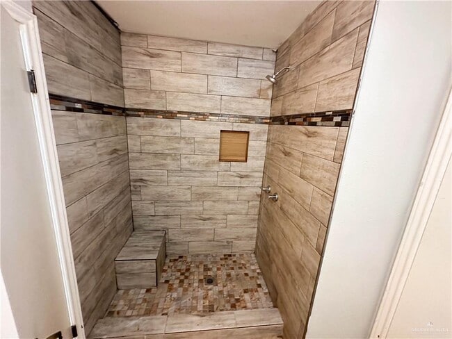 Building Photo - 18 S 41st St