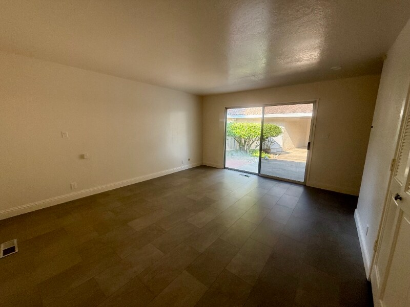 Building Photo - 2582 American River Dr