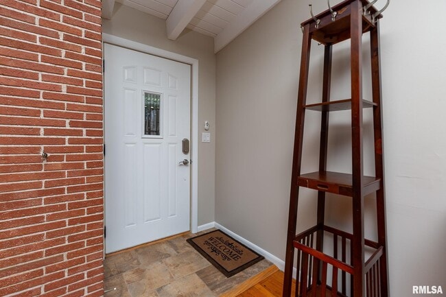 Building Photo - 4640 5th Ave