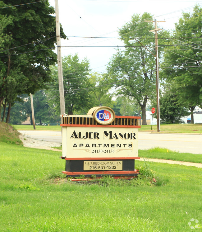 Building - Aljer Manor