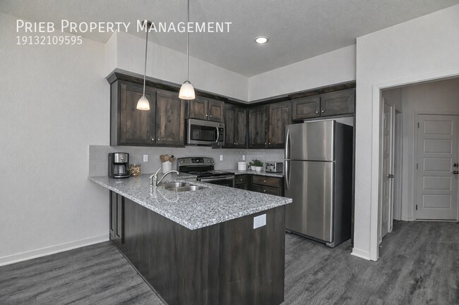 Building Photo - 3209 N 103rd Pl