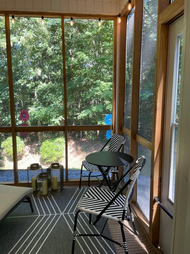 Building Photo - 844 Horton Rd