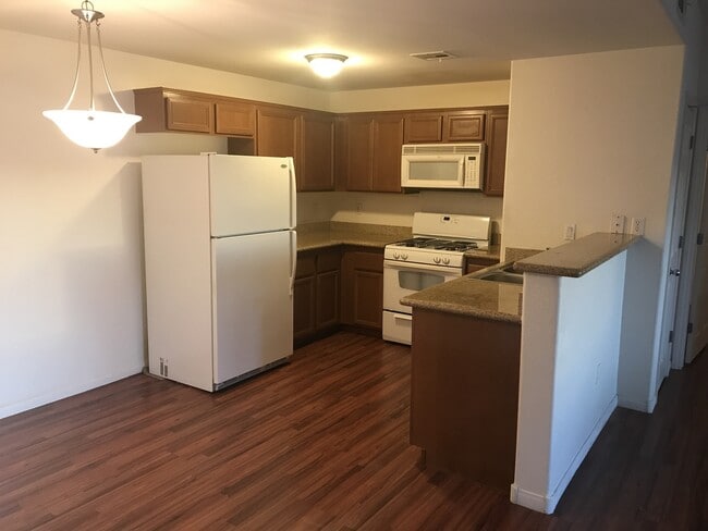 Building Photo - Condo in Nevada Trails - First Level Community Pool/Spa