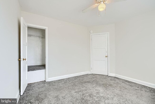 Building Photo - 5626 Midwood Ave