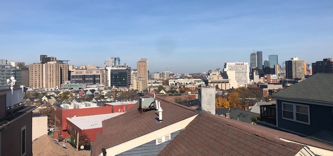 Building Photo - 8-8 Sunset St