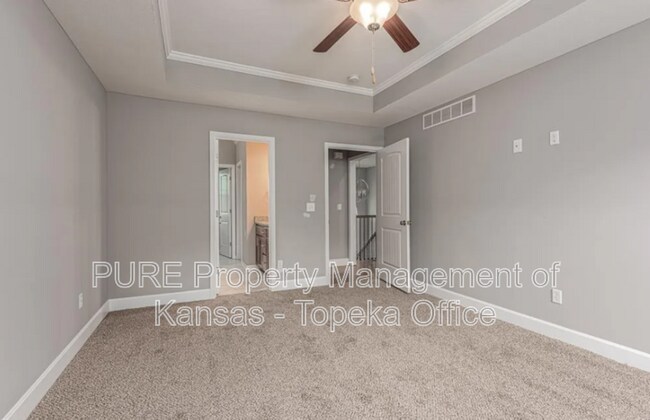 Building Photo - 4766 Lakecrest Dr