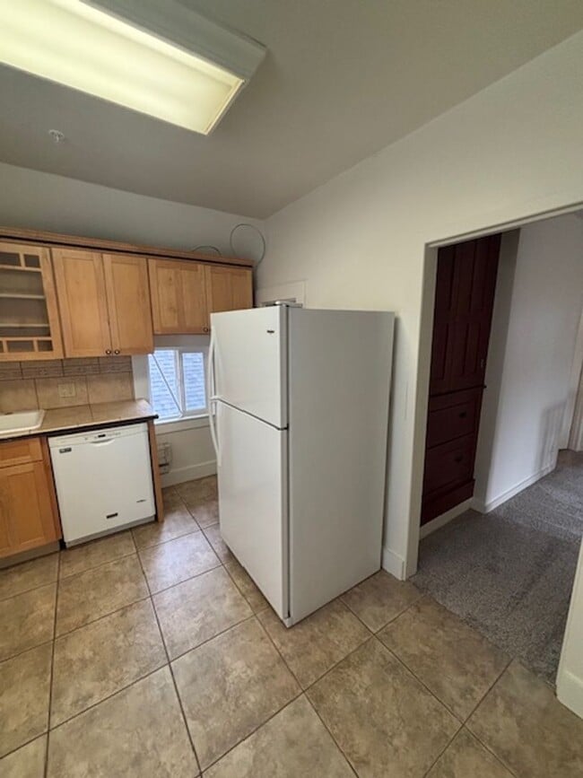 Building Photo - 2 Bedroom 1 Bath Apt in Newberg
