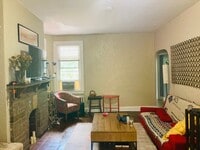 Building Photo - Beautiful Townhome on Quiet Street in the ...