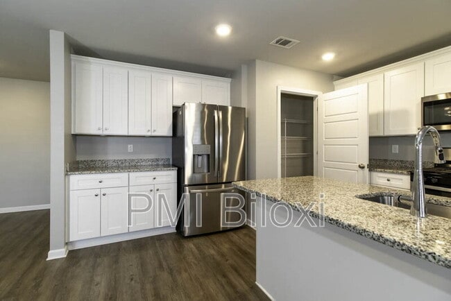 Building Photo - 1005 Enclave Cir