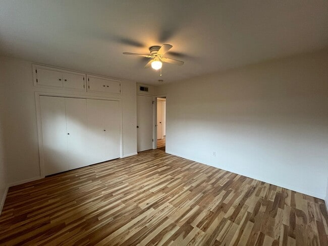 Building Photo - 371 Jamaica St