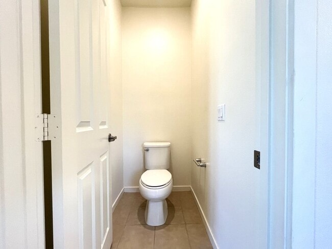 Building Photo - 3105 Marigold Cir