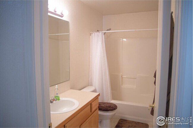 Building Photo - 1371 Saginaw Pointe Dr