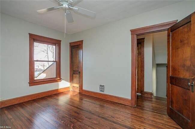 Building Photo - 1206 Edwards Ave