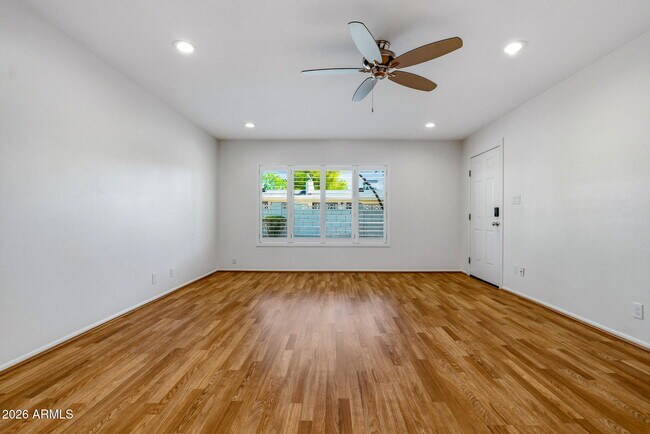 Building Photo - 3640 E Montecito Ave