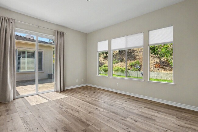 Building Photo - 4614 Via Del Rancho