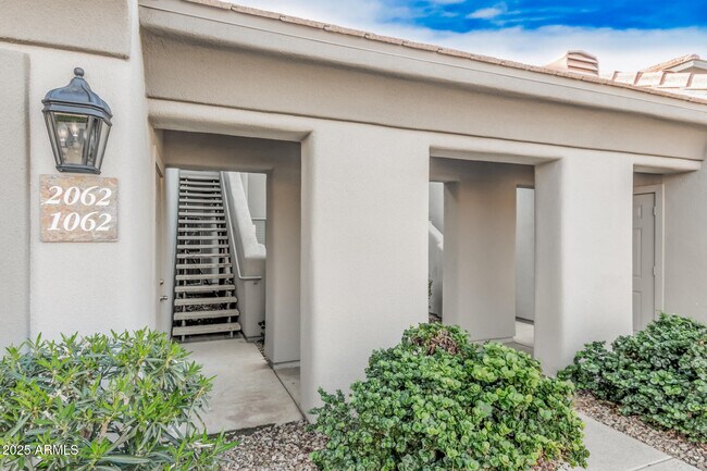 Building Photo - 7401 W Arrowhead Clubhouse Dr