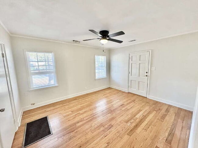 Building Photo - 3880 Spottswood Ave