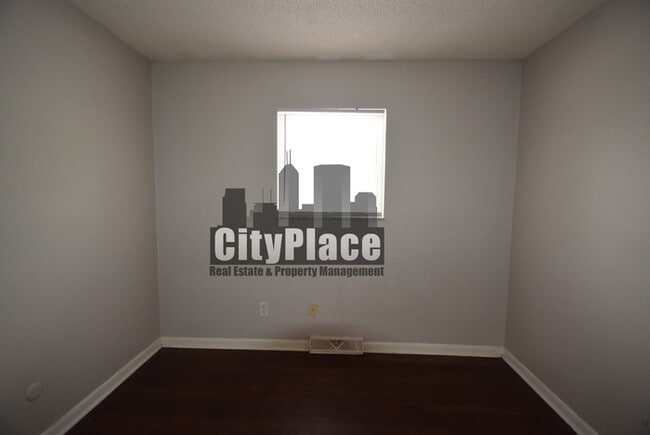 Building Photo - 2410 N Lesley Ave