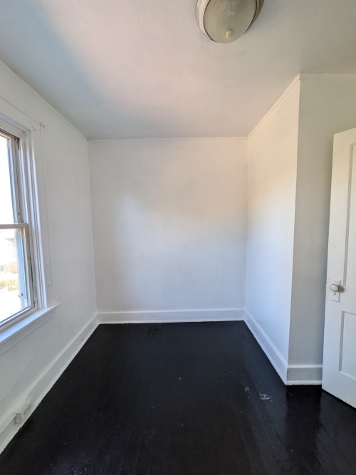 Building Photo - 1813 Converse St