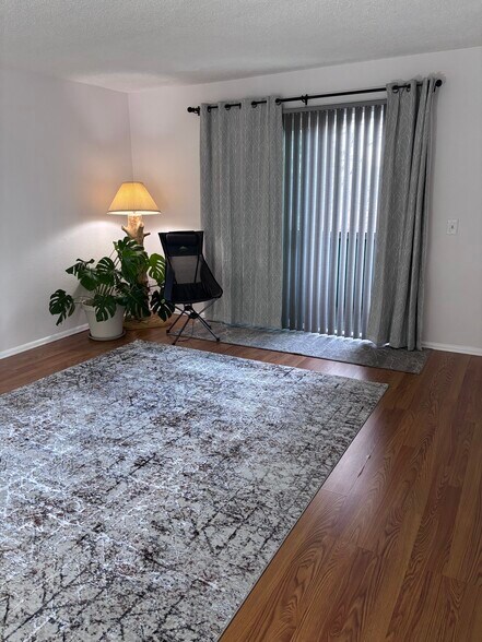 Building Photo - 3250 Oneal Cir