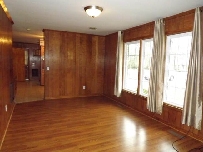 Building Photo - 1604 Belmont Dr